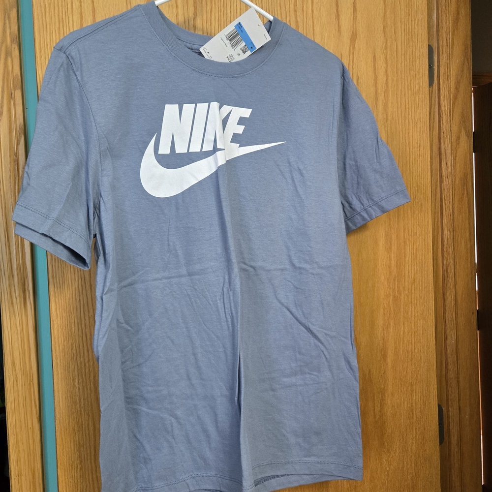 Nike Men's Light Blue Short Sleeve Tee